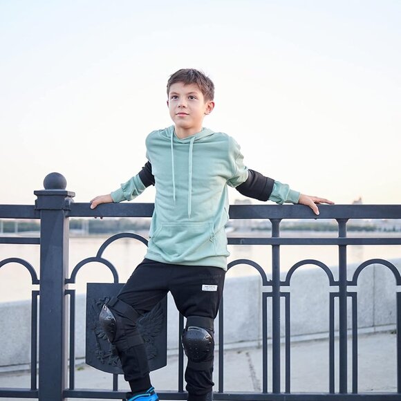 Adjustable Flashing Inline Skates - Picture 5 of 9